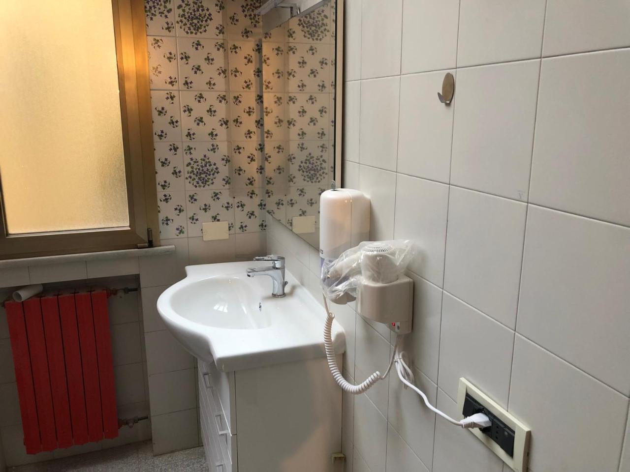 Apartamento 8- Tourist House Bologna - Light House - Self Check-In Exterior foto